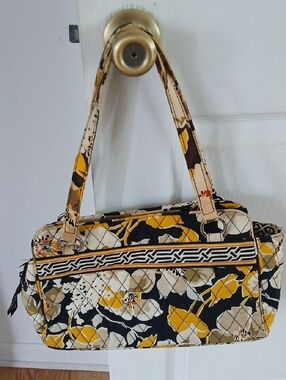 Vera Bradley Retired Dogwood Pattern Floral Shoulder Bag Dbl Straps Geometric